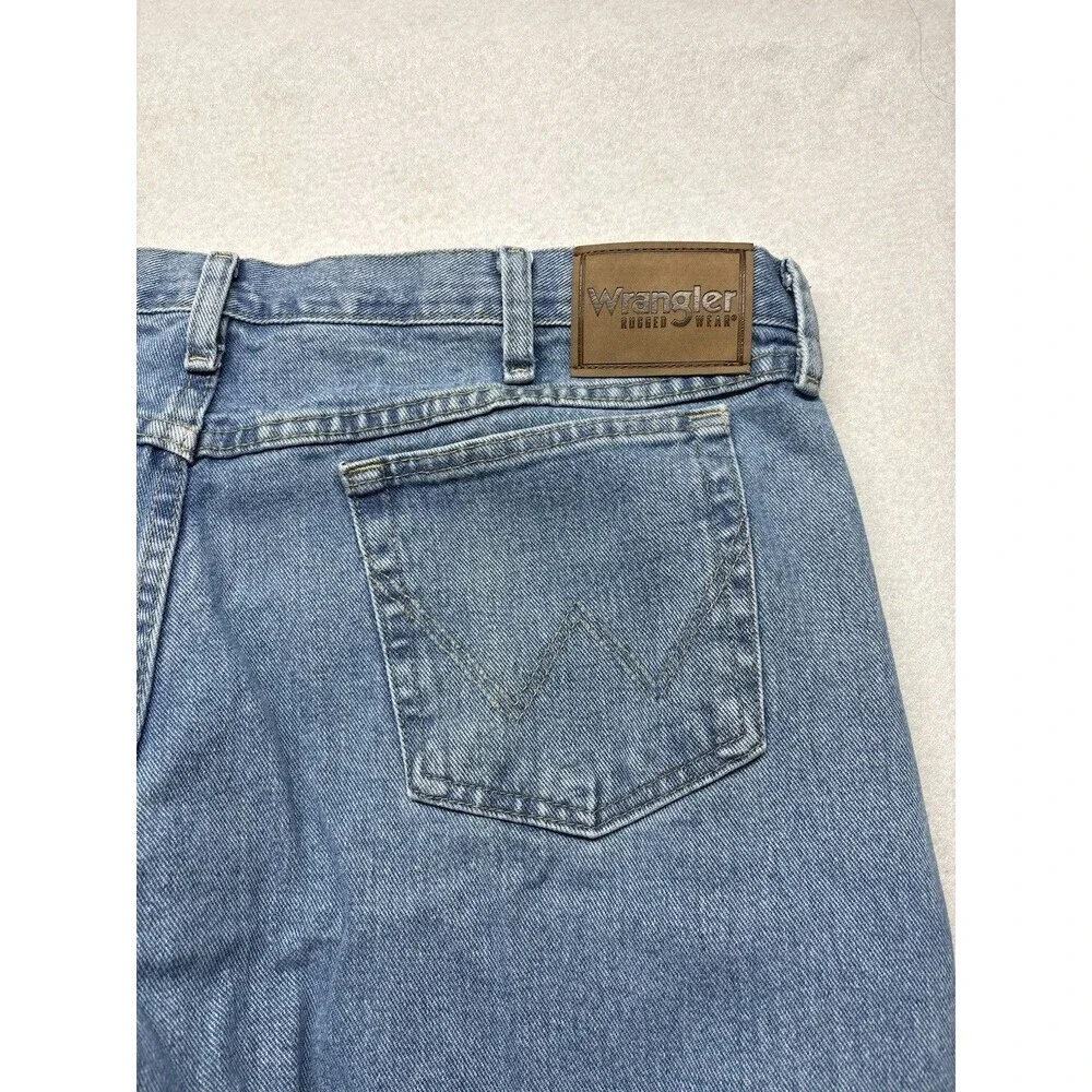 Wrangler Jeans Mens 40x30 Blue Denim Cotton Rugged Wear Relaxed Fit Straight Leg